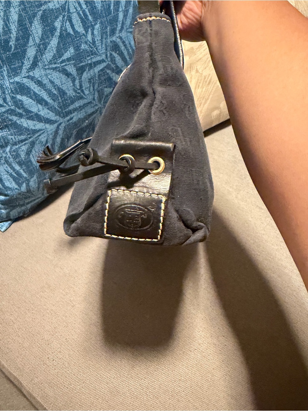 Dooney & Bourke Black Signature Tassel Shoulder Bag Tote - Picture 8 of 11